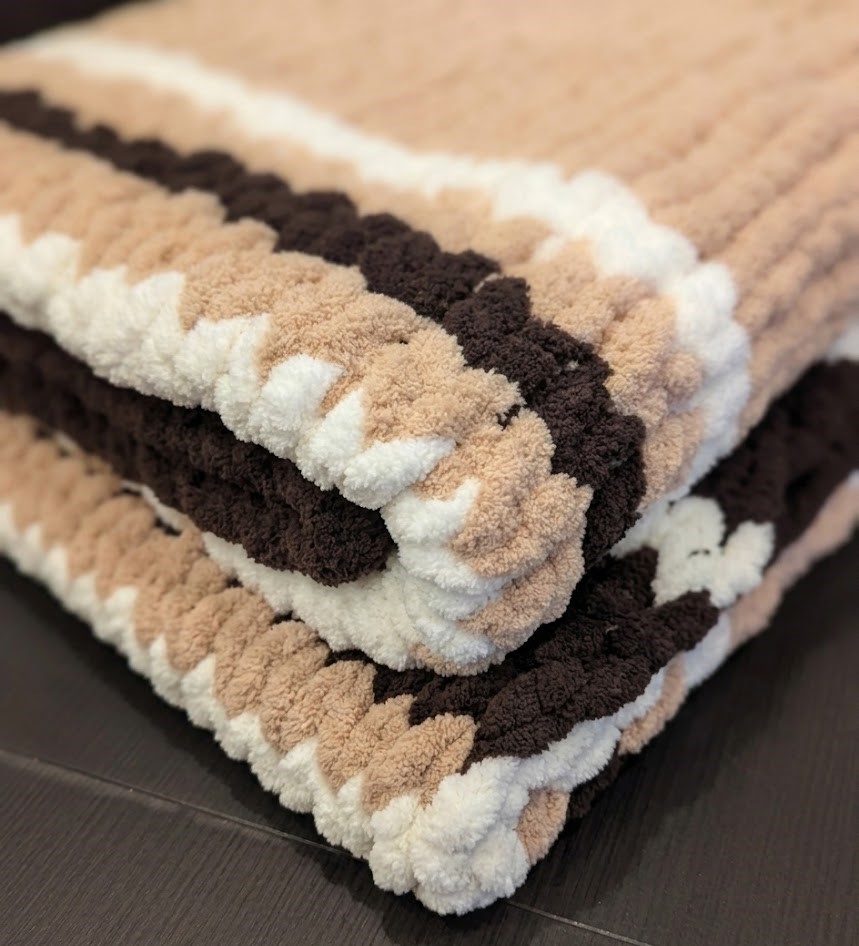 Set Esclusivo "Kaffè Latte" - Maxi Coperta Plaid XXL 160x160 cm con Cuscino Coordinato 50x30 cm - Fatto a Mano